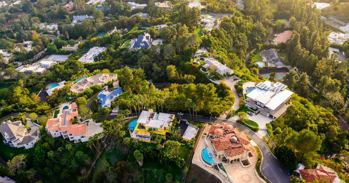 How To Vacation Like A Movie Star: 7 Celebrity Homes You Can Find On Airbnb