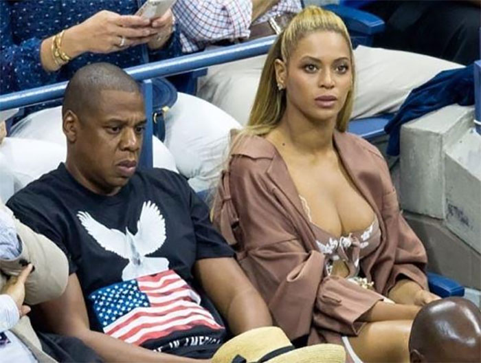 Beyonce S New Push Up Bra Photo Has People Talking While Jay Z Enjoys The View